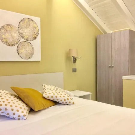 Iris 2 Di Lejlighed Dongo