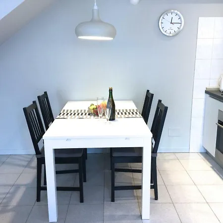 Apartament Iris 2 Di *