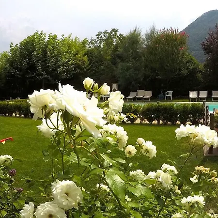 Apartament Iris 2 Di *